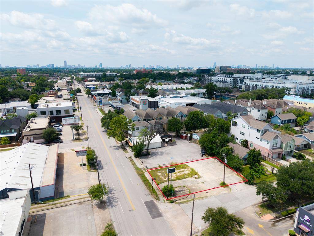 Houston, TX 77008,202 W 27th ST