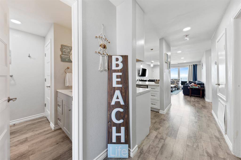 Galveston, TX 77551,7600 Seawall Blvd #214