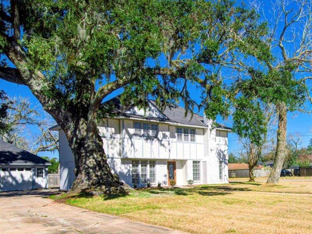 Lake Jackson, TX 77566,102 Banyan ST