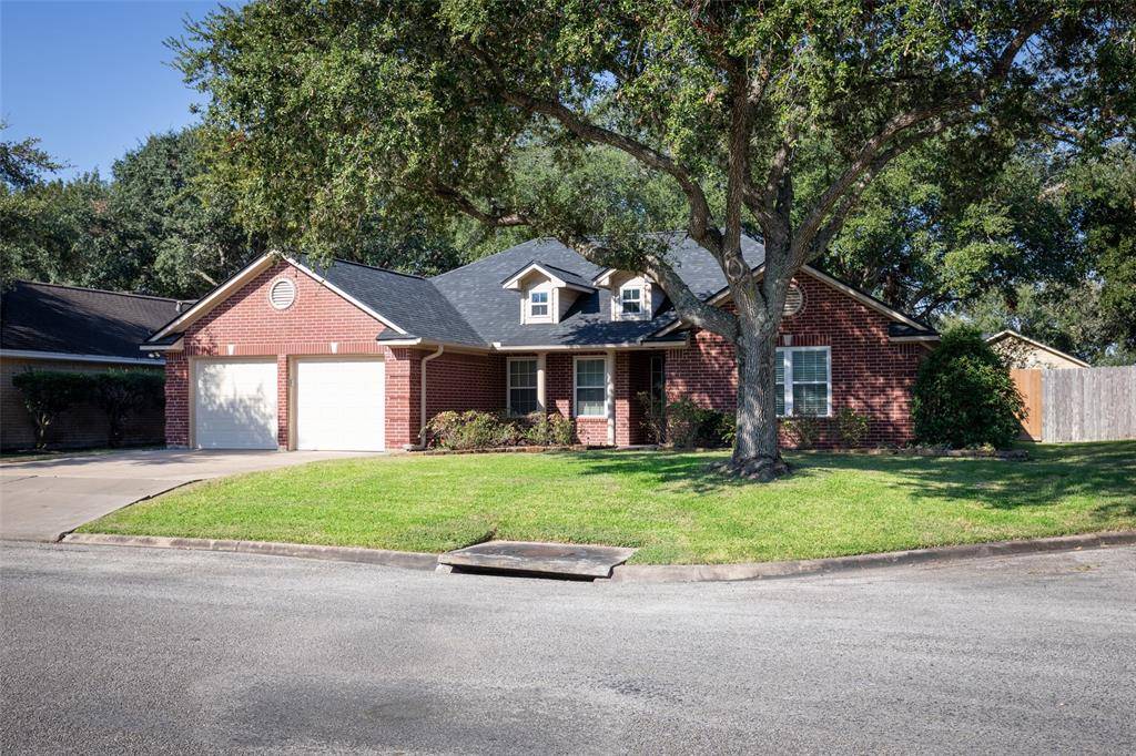 El Campo, TX 77437,2721 Brook Bend LN