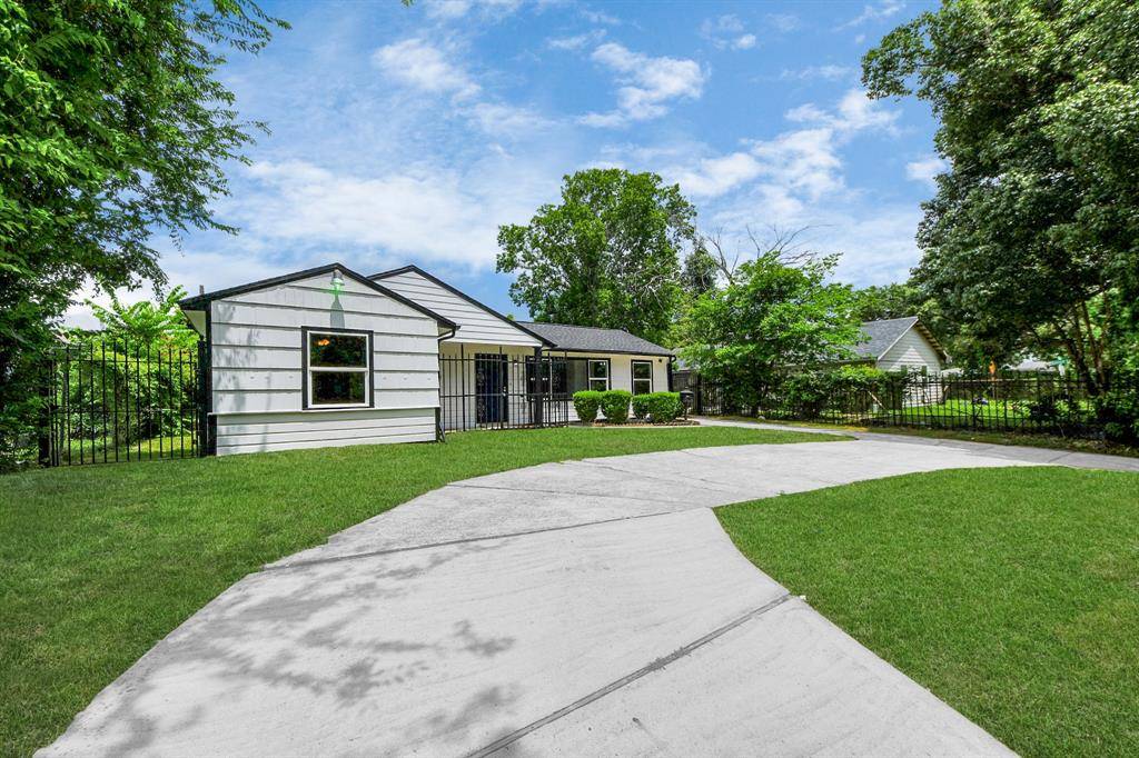 Houston, TX 77021,6018 Beekman RD