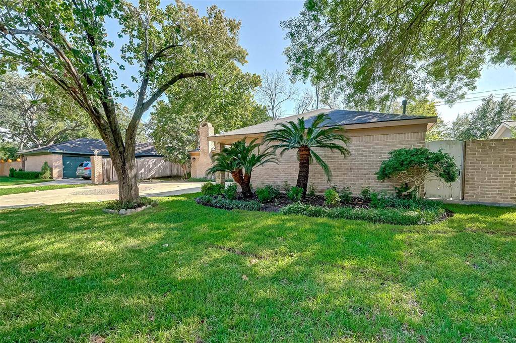 Houston, TX 77042,10035 Locke LN