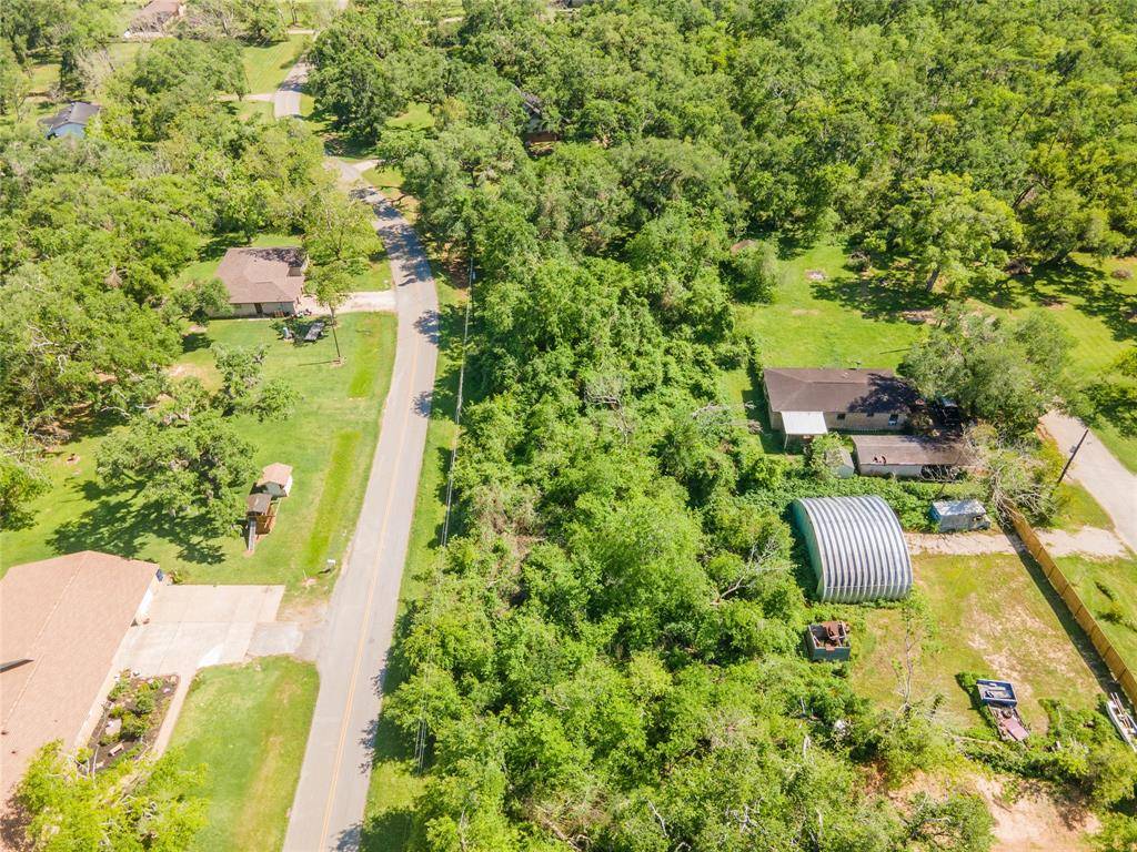 Jones Creek, TX 77541,0 Robinhood LN