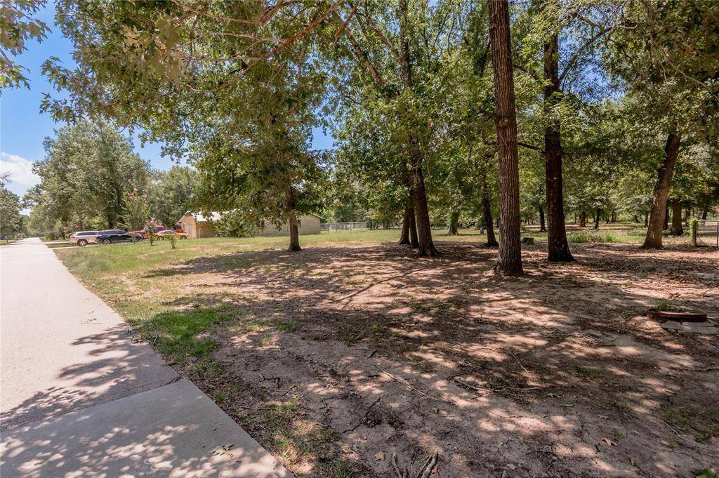 Livingston, TX 77351,300 Autumn LN