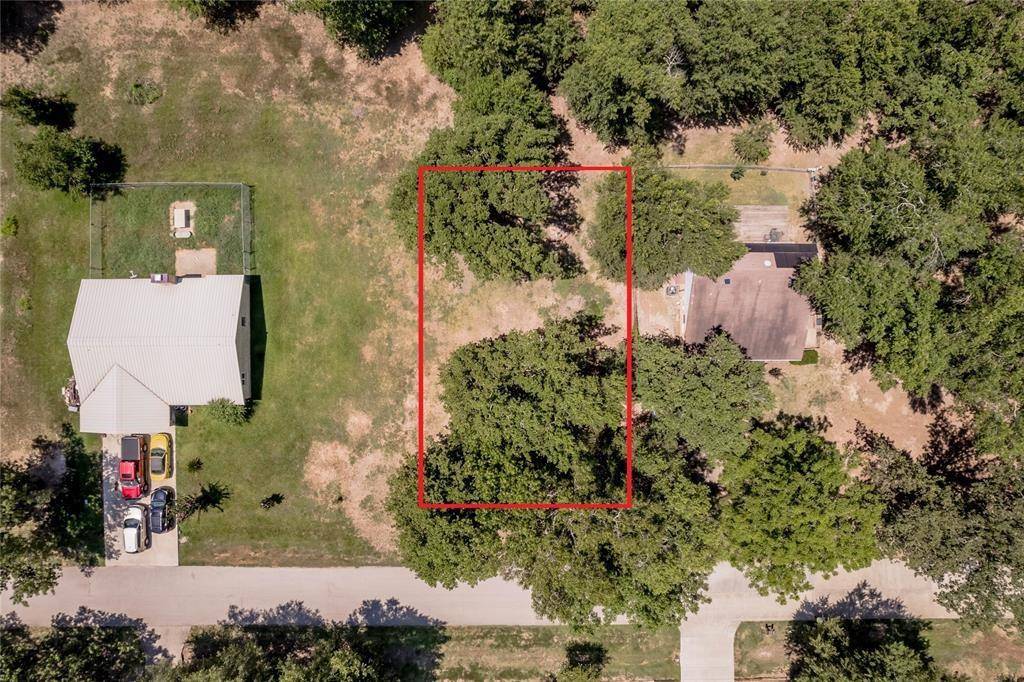 Livingston, TX 77351,300 Autumn LN