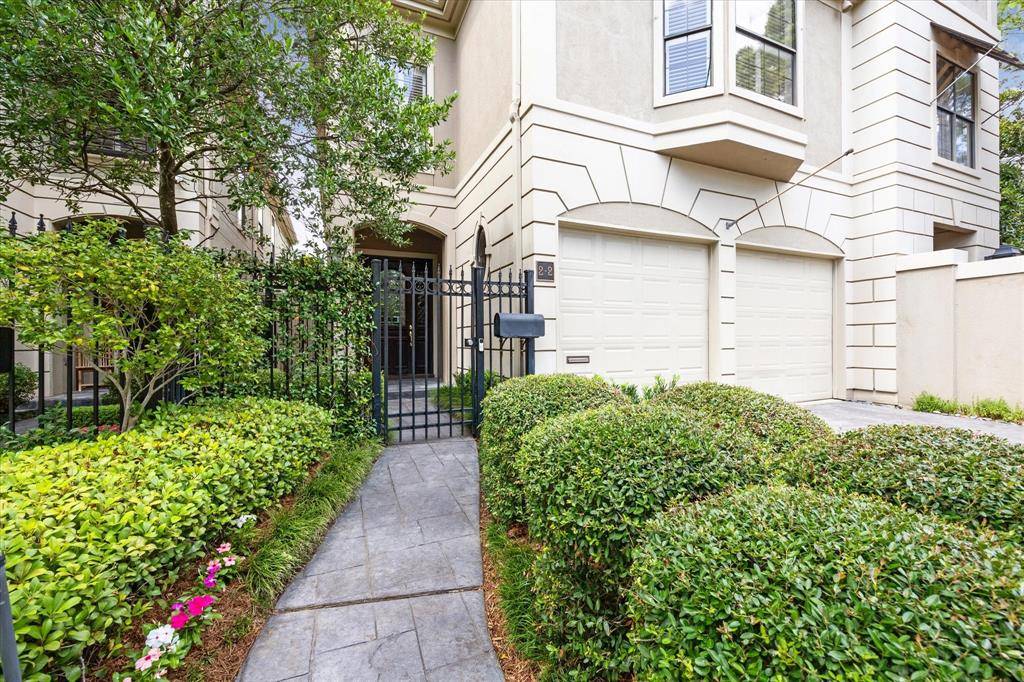 Houston, TX 77027,2 S Briar Hollow LN #2