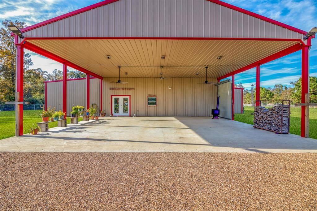 Hardin, TX 77575,1275 County Road 2092