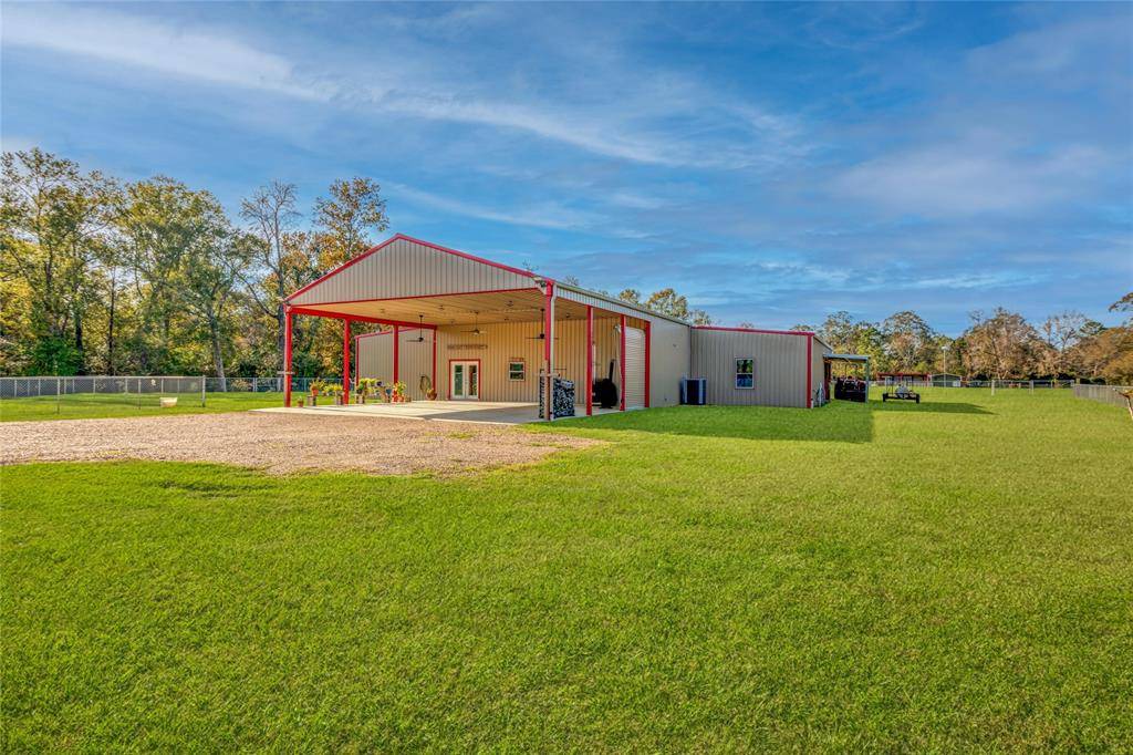 Hardin, TX 77575,1275 County Road 2092