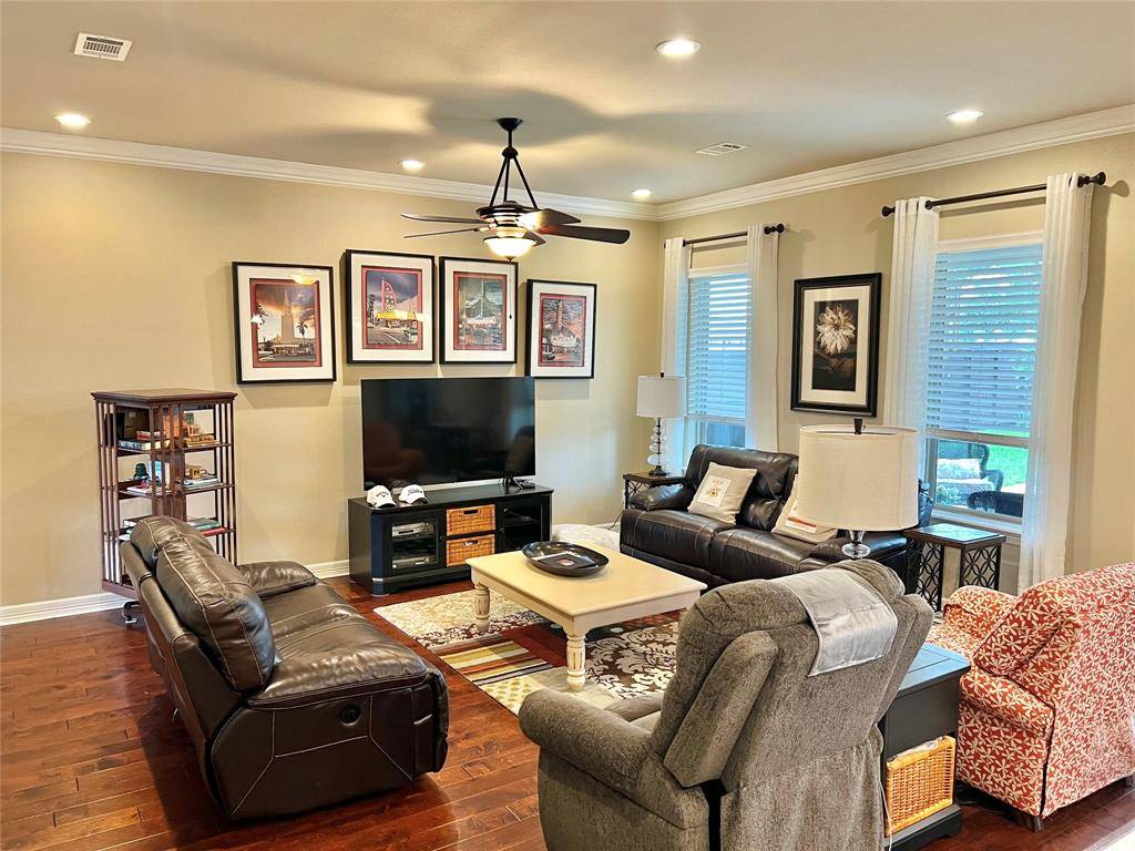 Angleton, TX 77515,1464 S Bluebonnet LN