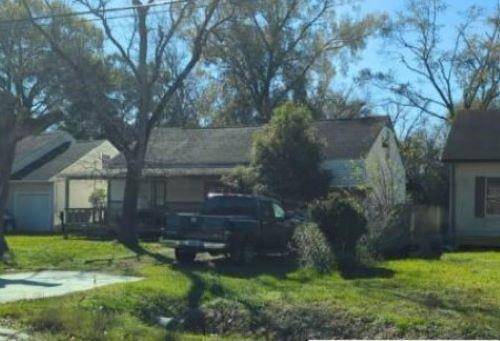 Nederland, TX 77627,153 Hilldale DR