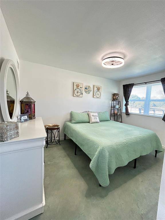 Sheridan, TX 77475,1318 US Highway 90a