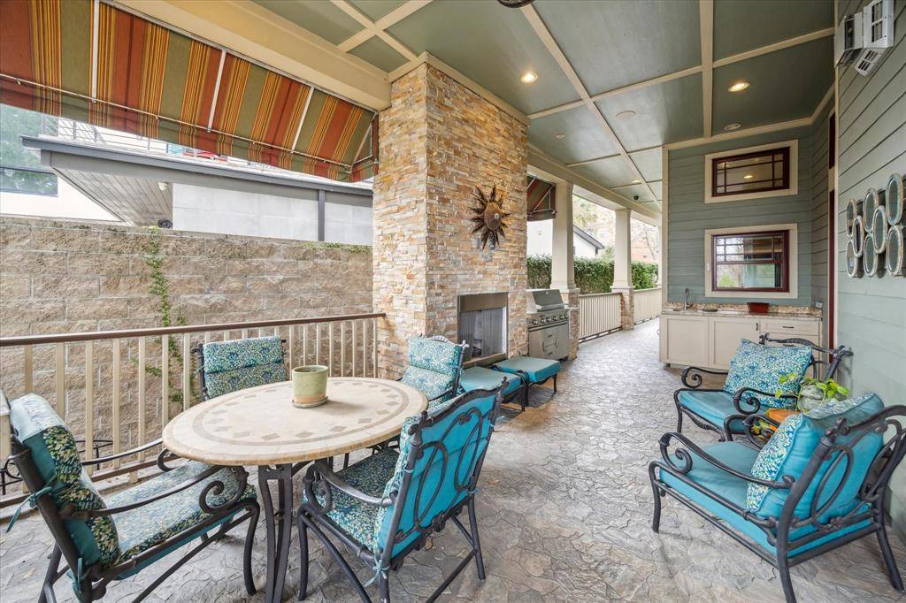 Houston, TX 77009,2120 White Oak DR