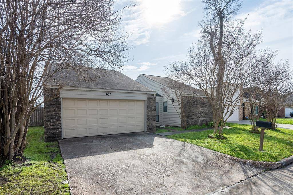 Stafford, TX 77477,607 Shady Dale DR