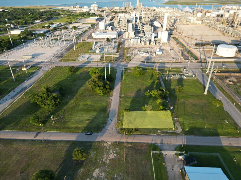 Texas City, TX 77590,631 3rd AVE S