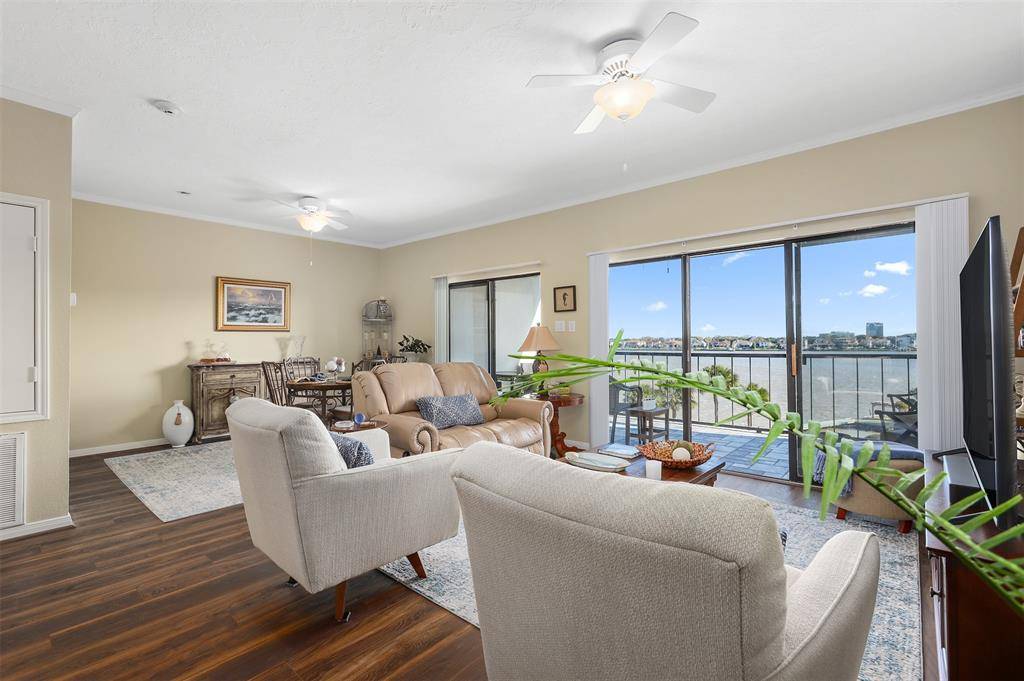 Nassau Bay, TX 77058,351 Lakeside LN #309