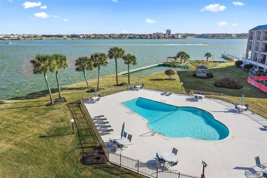 Nassau Bay, TX 77058,351 Lakeside LN #309