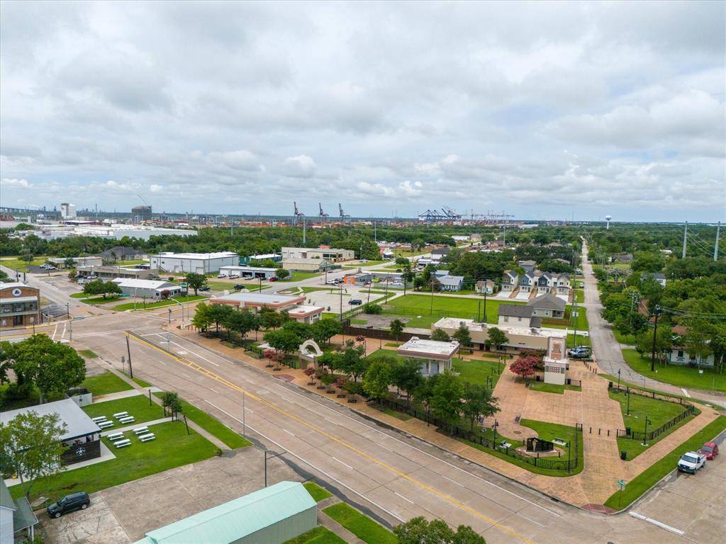 La Porte, TX 77571,131 S Virginia AVE