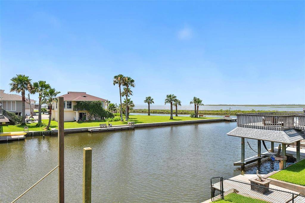 Bayou Vista, TX 77563,1127 Redfish ST