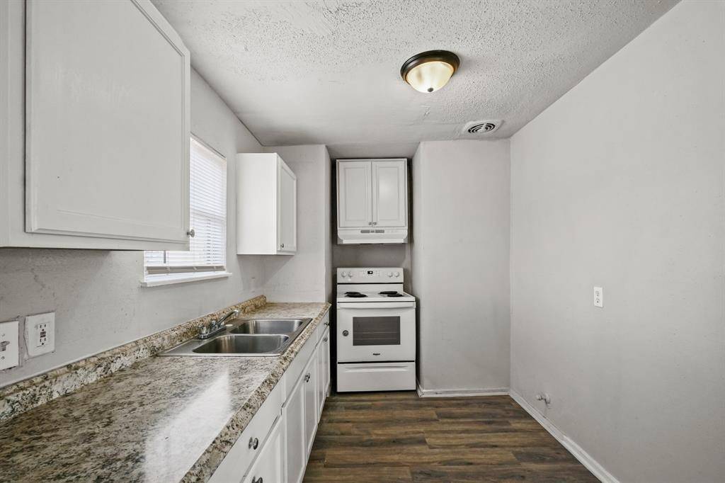 Houston, TX 77033,8118 Panay DR