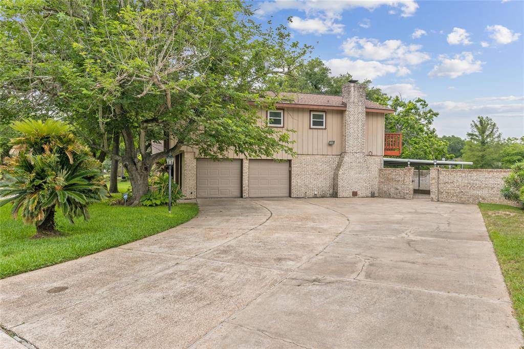 Friendswood, TX 77546,117 Saint Andrews DR