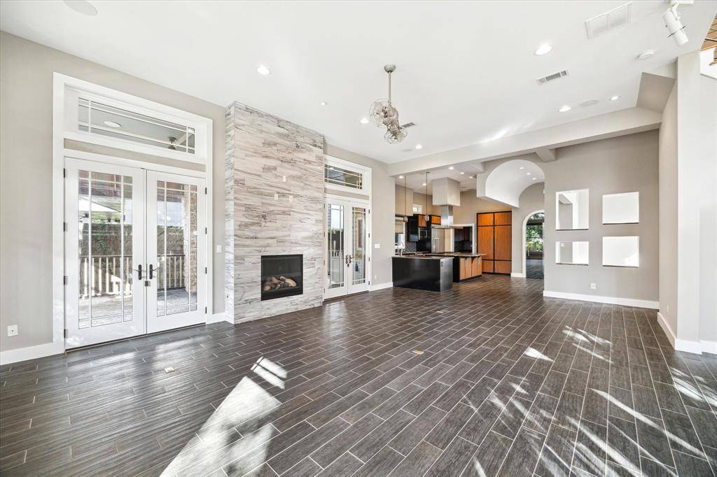 Houston, TX 77009,2120 White Oak DR