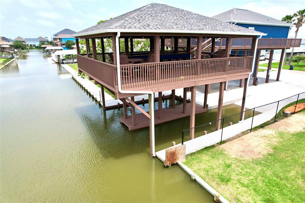 Crystal Beach, TX 77650,1111 HELEN DOWDY