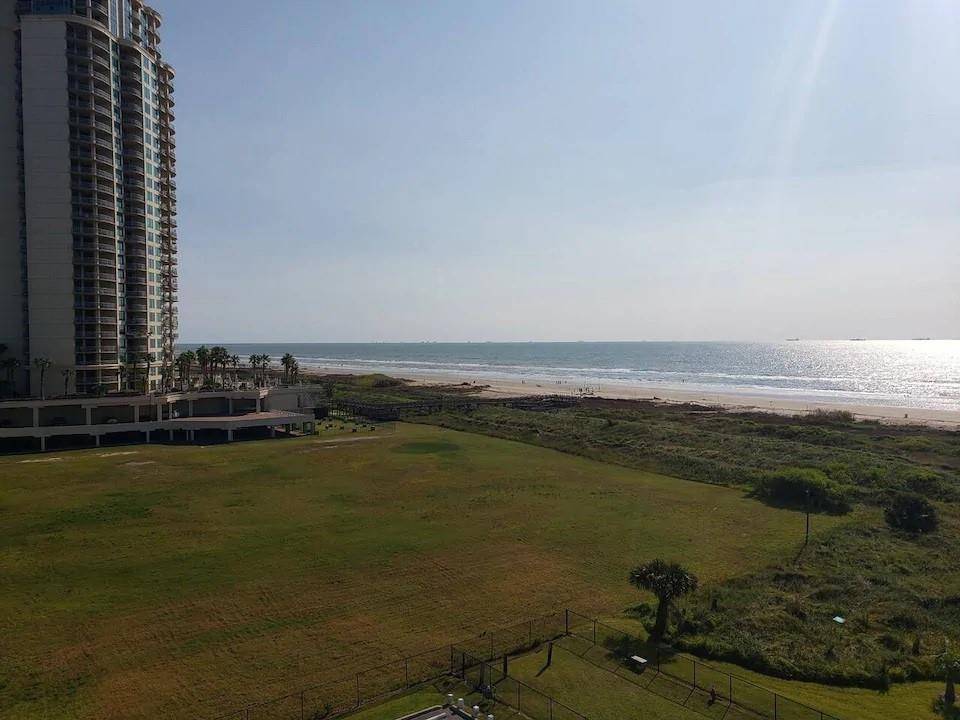 Galveston, TX 77550,415 E Beach DR #613