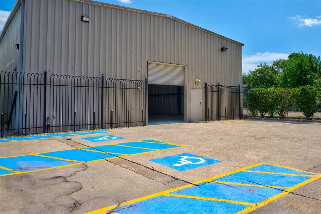 Houston, TX 77076,914 Oak Glen DR
