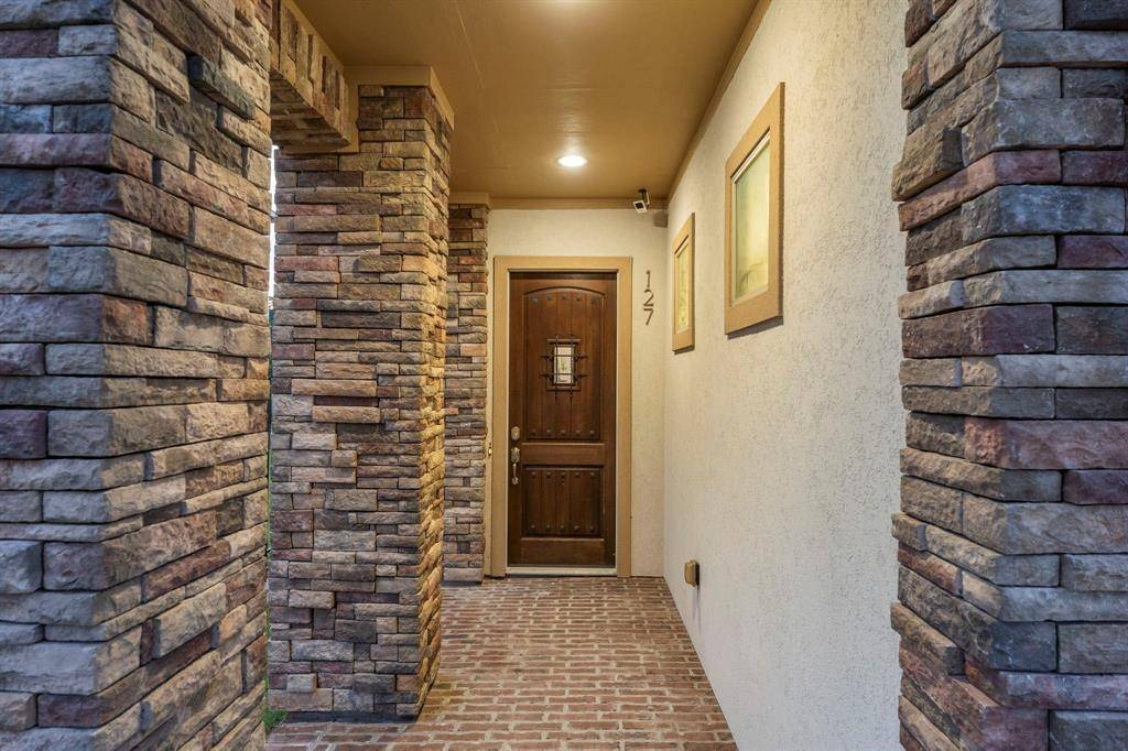 The Woodlands, TX 77380,127 Benjis PL
