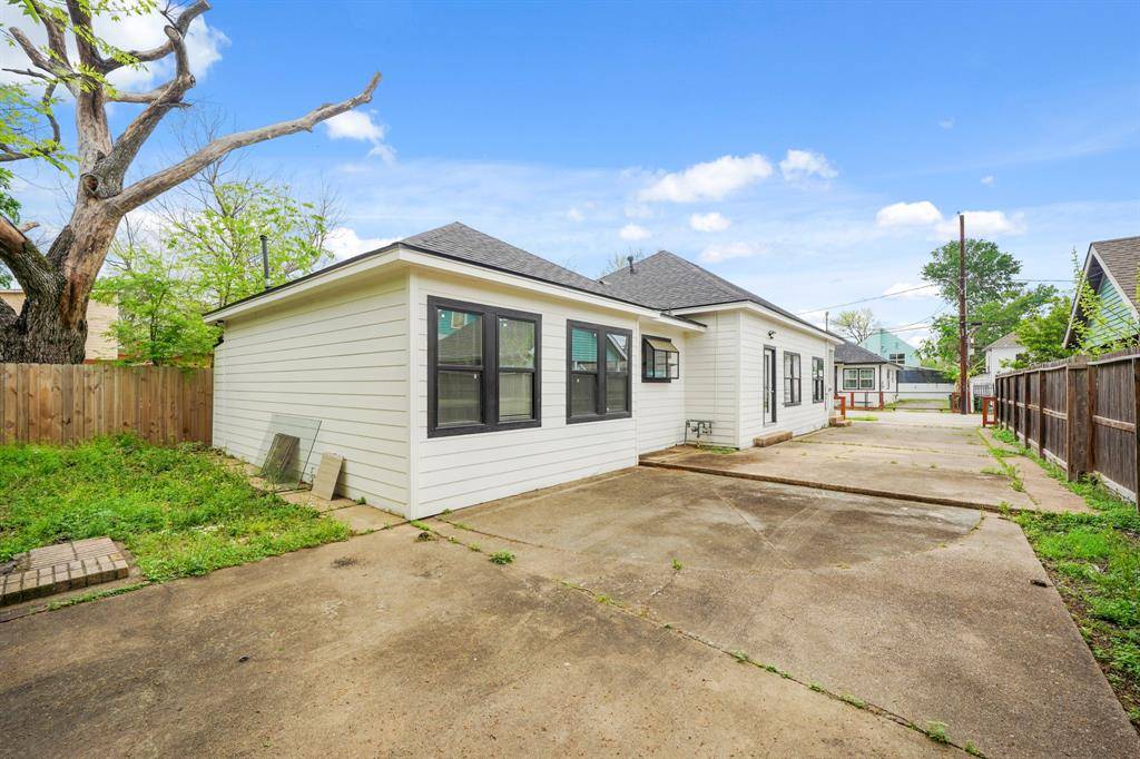 Houston, TX 77009,408 Winnie ST