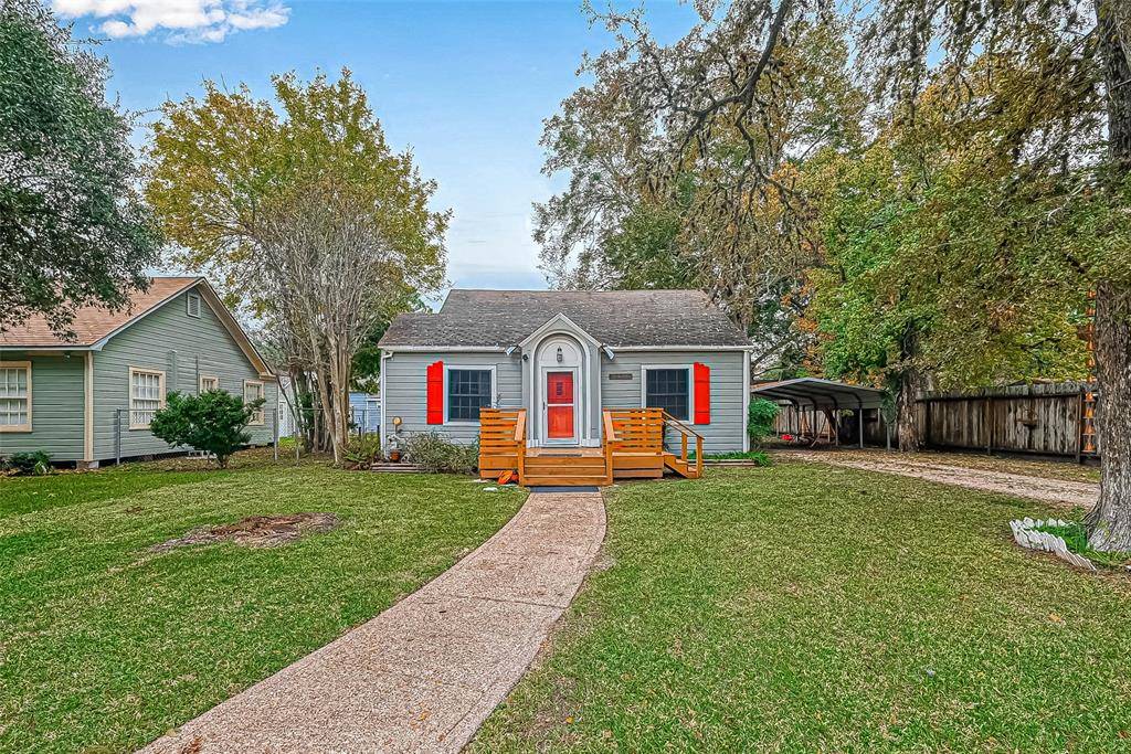 Alvin, TX 77511,812 W Blum ST