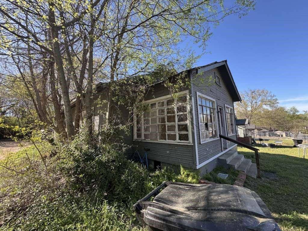 Longview, TX 75602,107 Electra ST