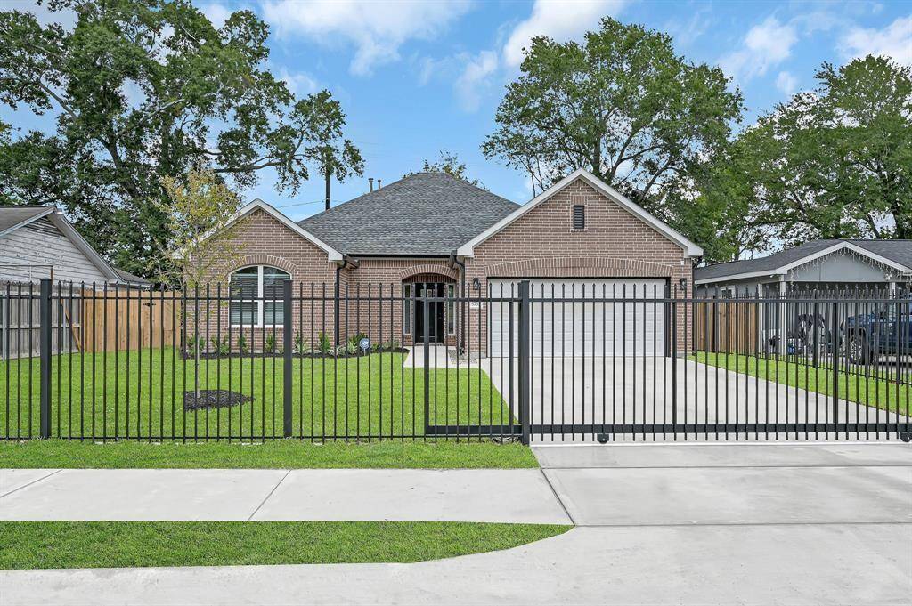 Houston, TX 77033,5731 Doulton DR