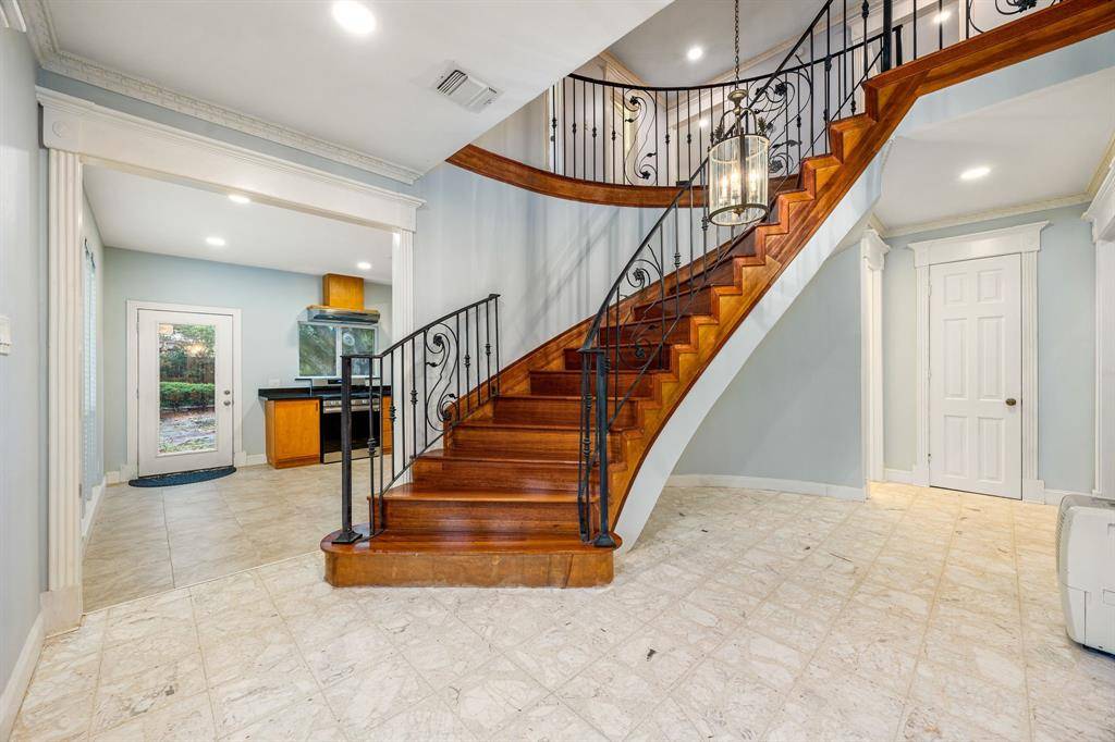 Houston, TX 77079,15726 Walkwood DR