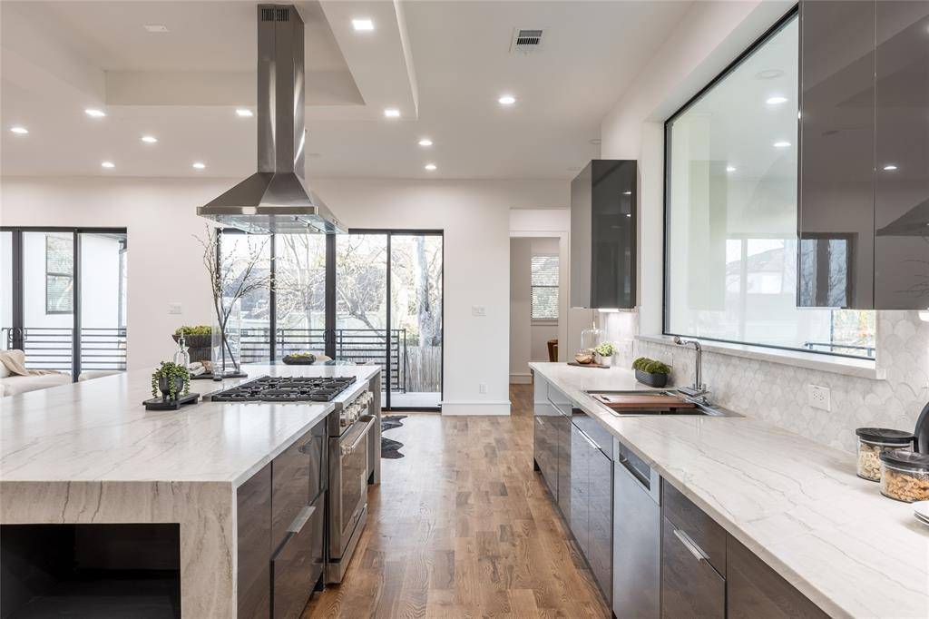 Bellaire, TX 77401,4300 Holt ST