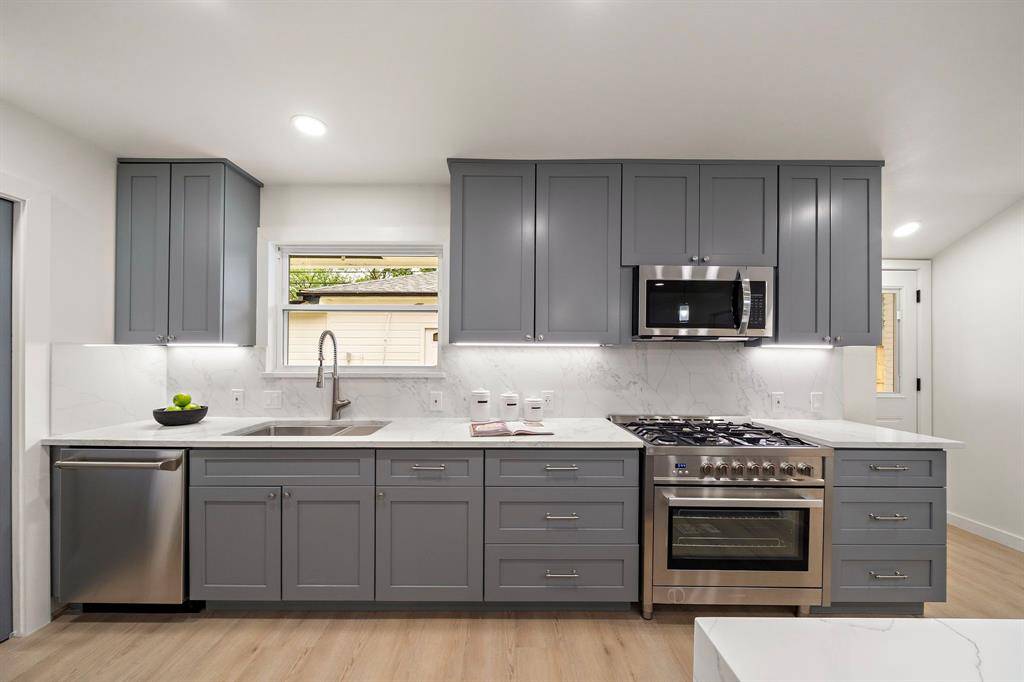 Houston, TX 77018,2131 Chantilly LN