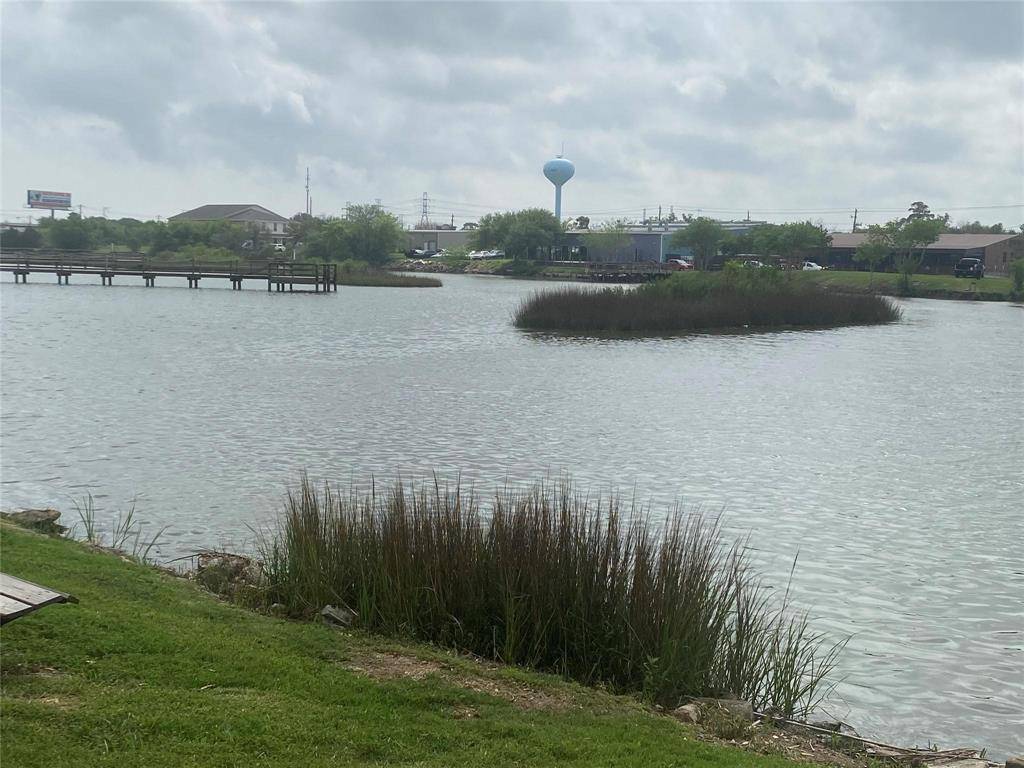 Clear Lake Shores, TX 77565,00 Pine RD