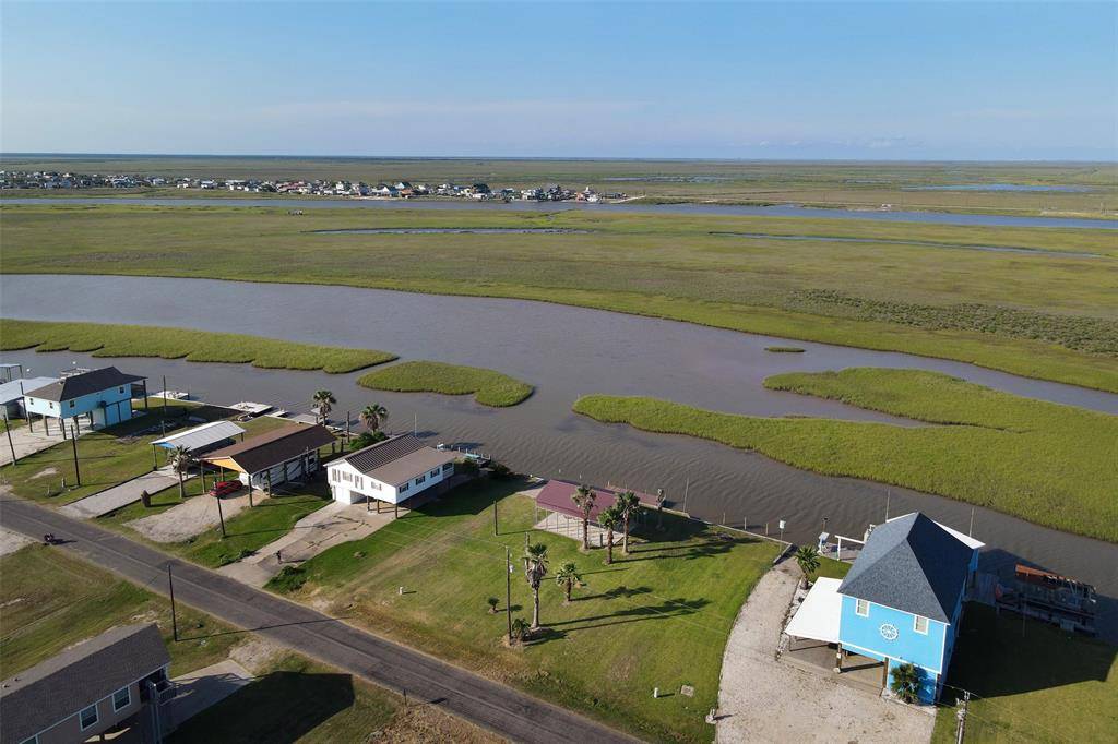 Sargent, TX 77414,421 Private Road 675