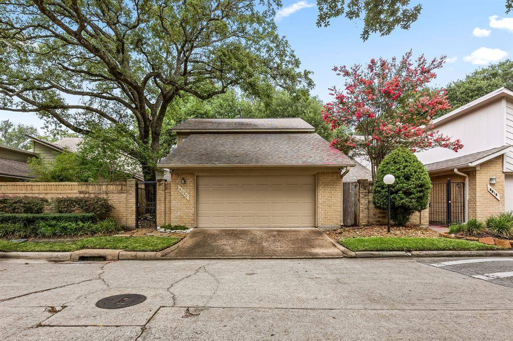 Houston, TX 77040,8020 Oakwood Forest DR