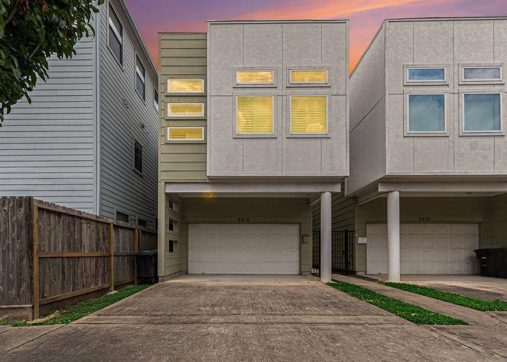 Houston, TX 77003,2212 Hutchins ST