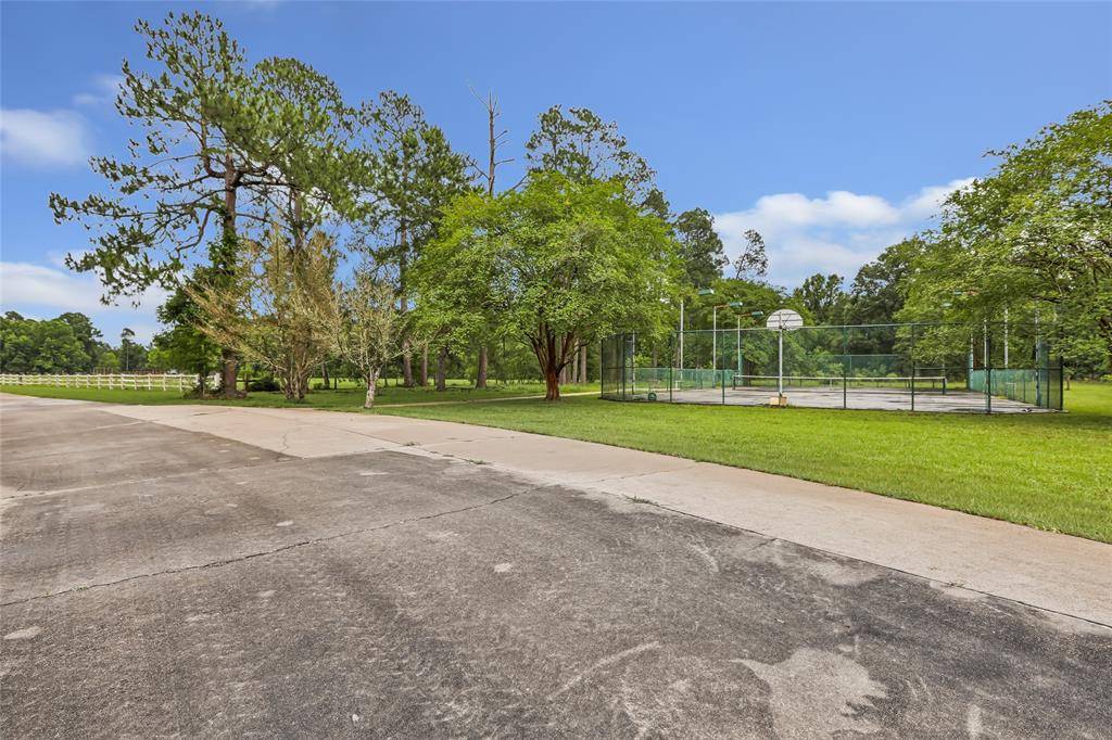 Hull, TX 77564,1331 County Road 2071