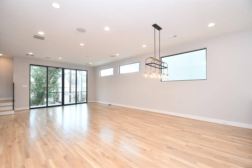 Houston, TX 77007,818 Knox ST