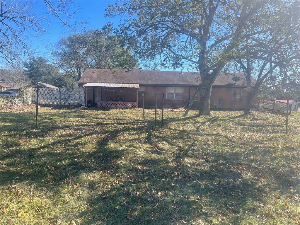 Bellville, TX 77418,218 N Baron ST