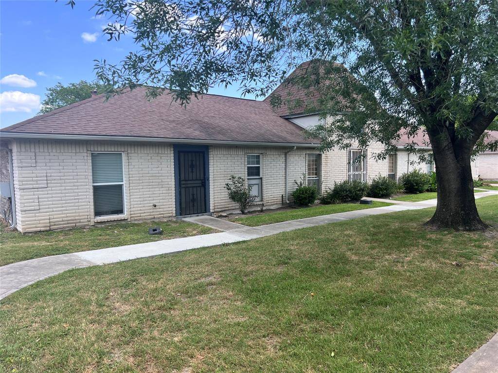 Houston, TX 77072,7323 Cook RD