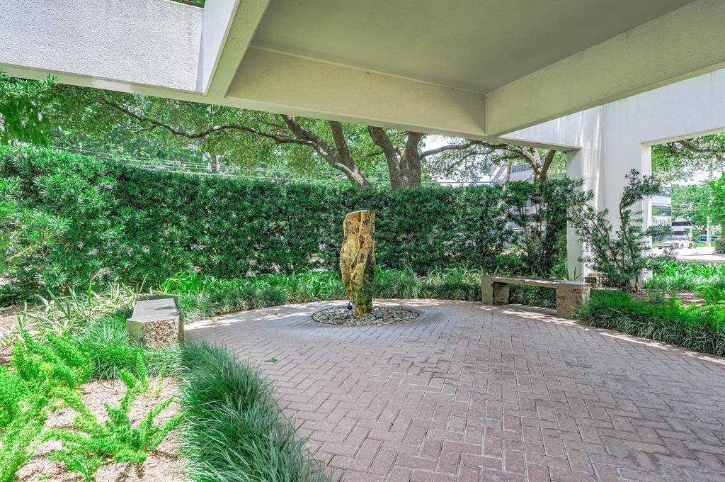 Houston, TX 77056,5001 Woodway DR #705