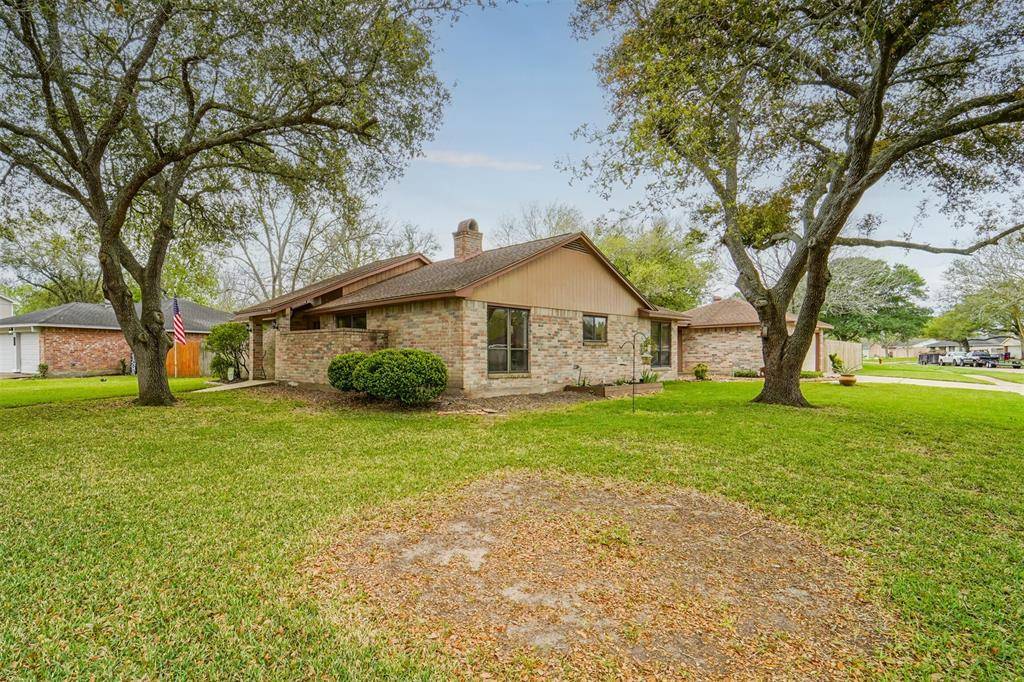 Friendswood, TX 77546,500 Belmont DR