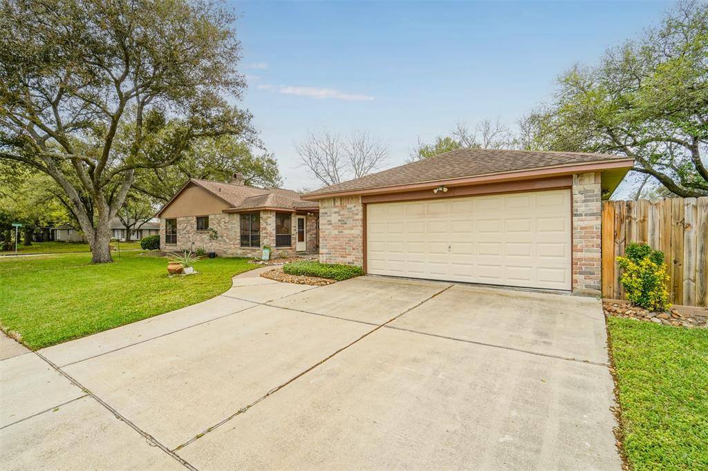 Friendswood, TX 77546,500 Belmont DR