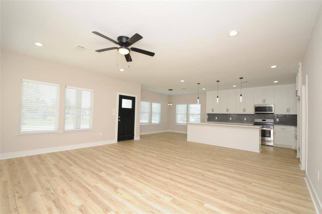 Houston, TX 77051,8203 Gladstone ST