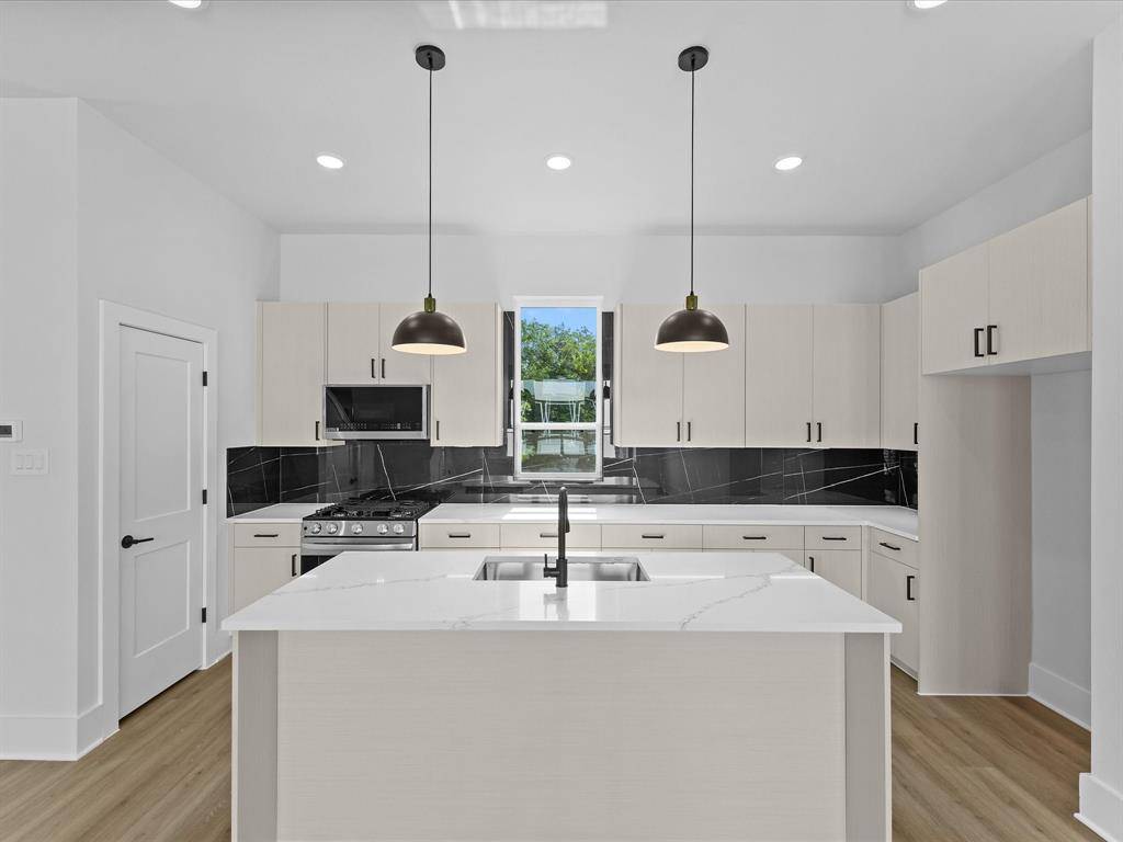 Houston, TX 77018,4708 Thornton Villas LN
