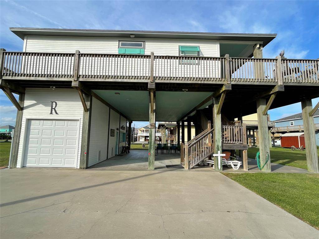 Crystal Beach, TX 77650,960 Albatross LN